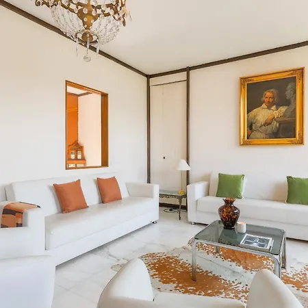 Holiday home Piazza Cavour View - By Myhomeincomo