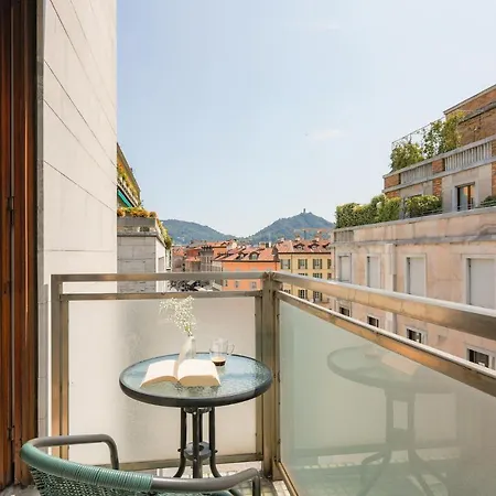 Piazza Cavour View - By Myhomeincomo Holiday home