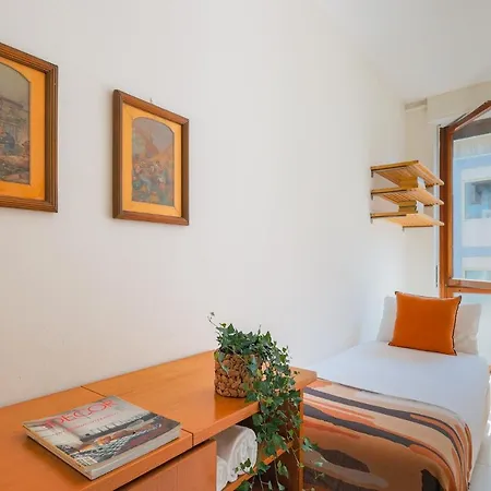 Piazza Cavour View - By Myhomeincomo Holiday home Como