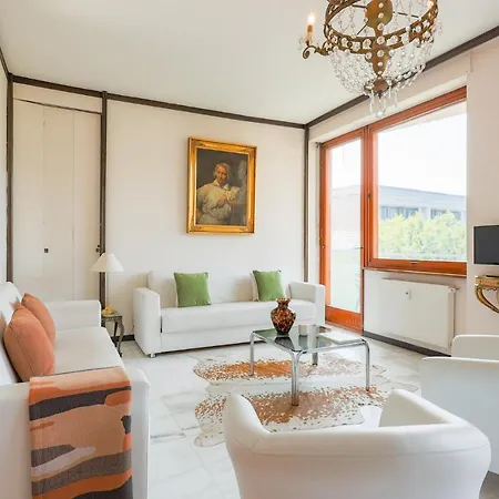 Piazza Cavour View - By Myhomeincomo Ferienhaus